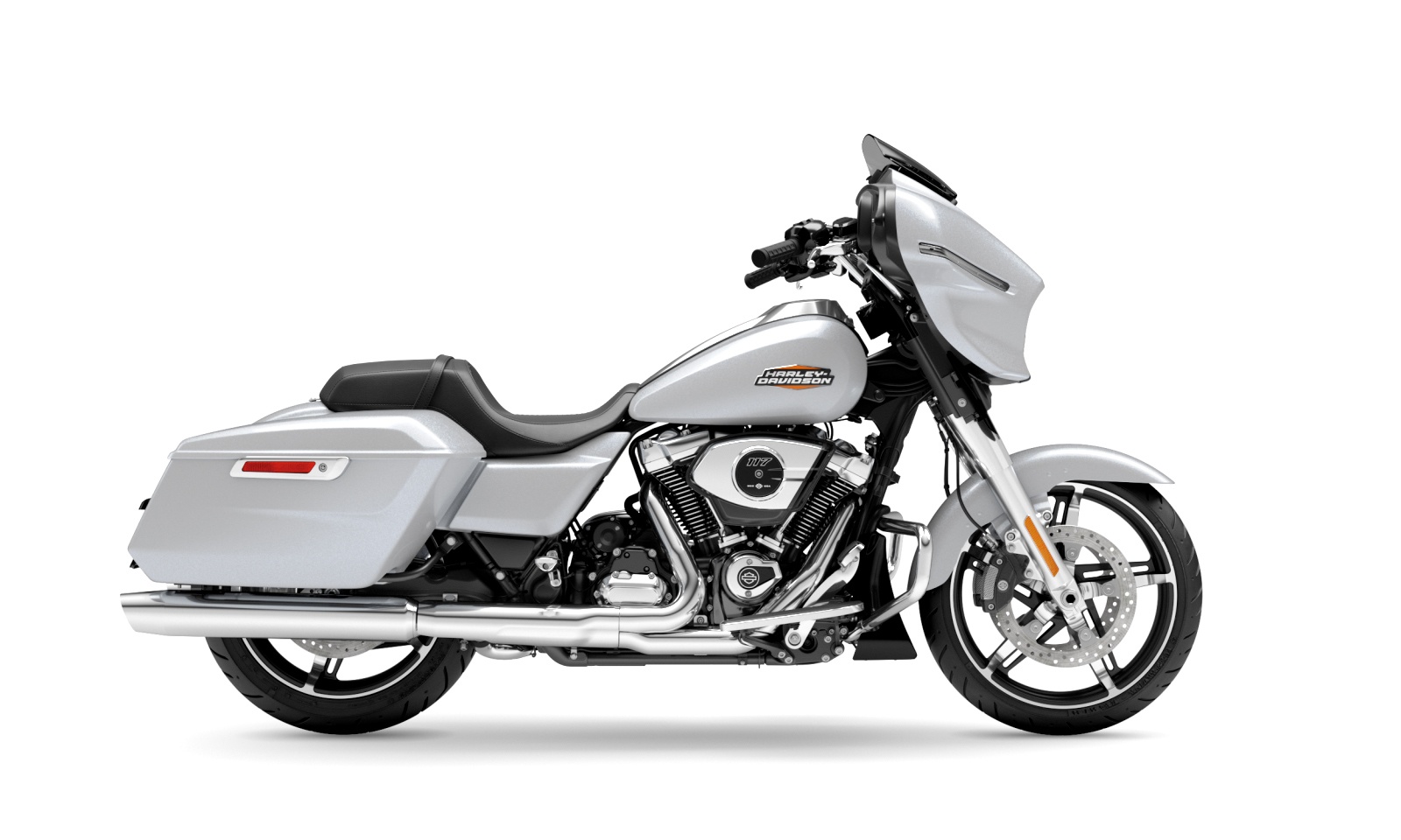 Harley Davidson 2024 Street Glide™ - White Onyx Pearl - Chrome Finish