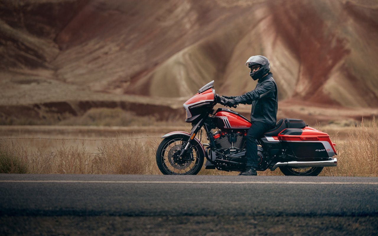 Harley Davidson 2024 CVO™ Street Glide™ banner