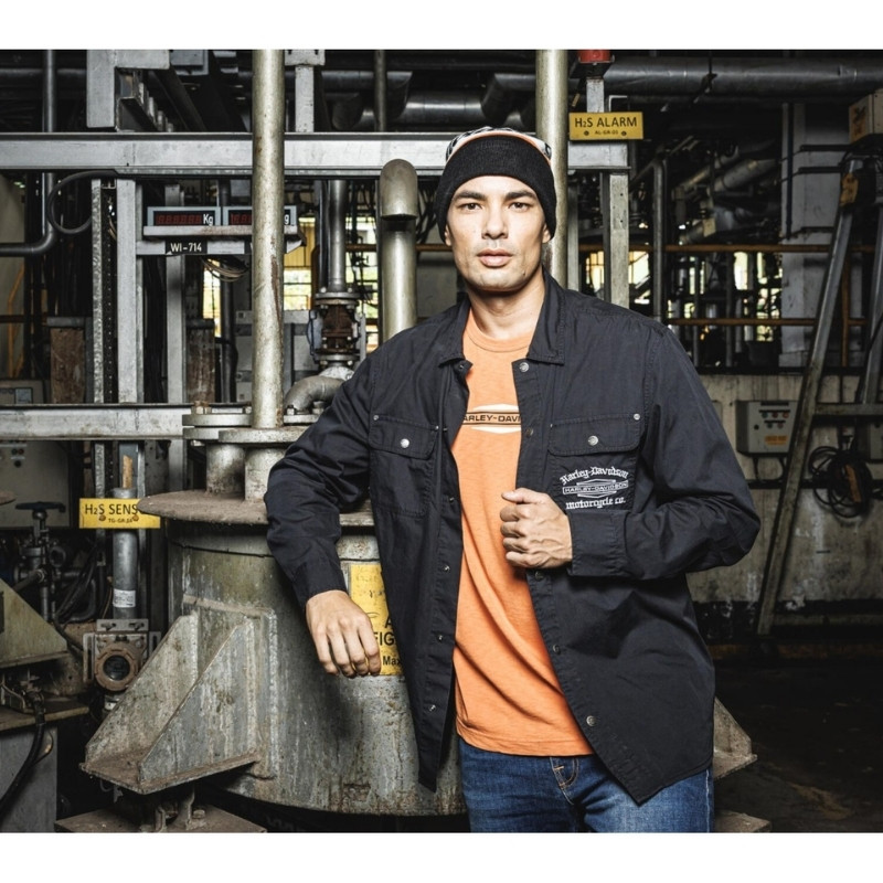 Men's Stacked Bar & Shield Slub Tee