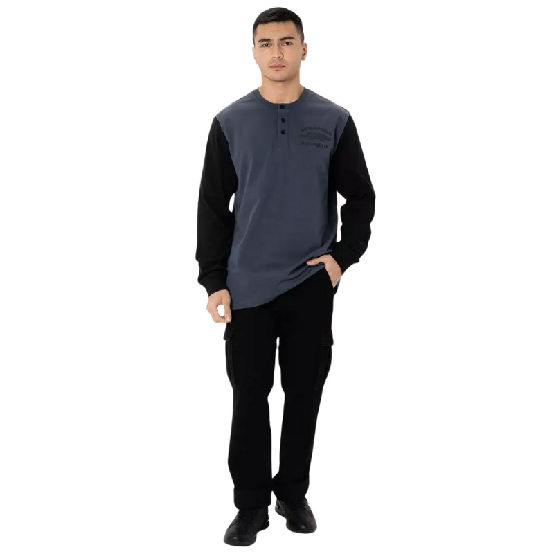 Men's Old English Stacked Bar & Shield Henley
