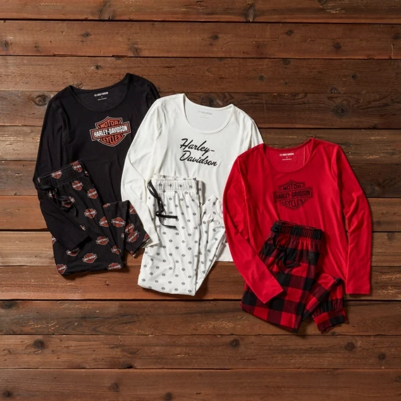 Women's Bar & Shield Plaid Long Sleeve Pajama Set