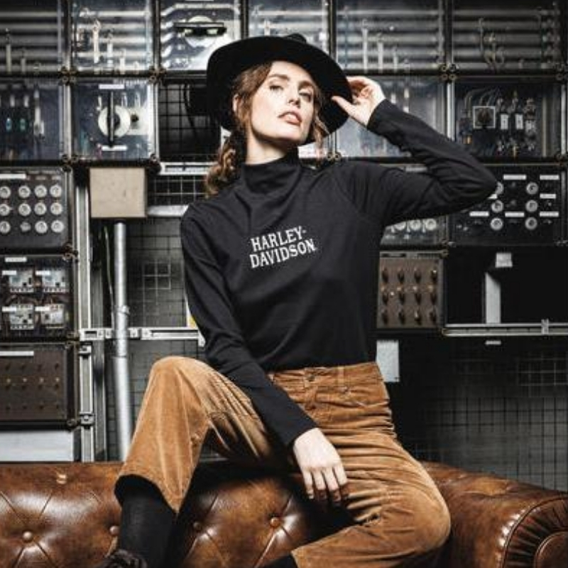 Women's Superstar Milwaukee Mock Neck