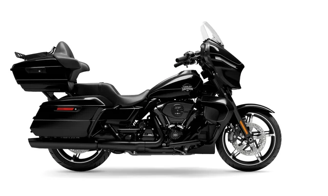 Harley Davidson 2025 Street Glide® Ultra - Vivid Black