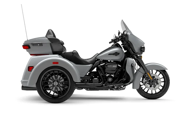 Harley Davidson 2025 Tri Glide® Ultra - Atlas Silver Metallic