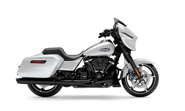 Harley Davidson 2025 Street Glide® - White Onyx Pearl