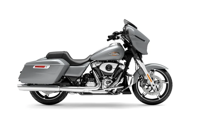 Harley Davidson 2025 Street Glide® - Atlas Silver Metallic