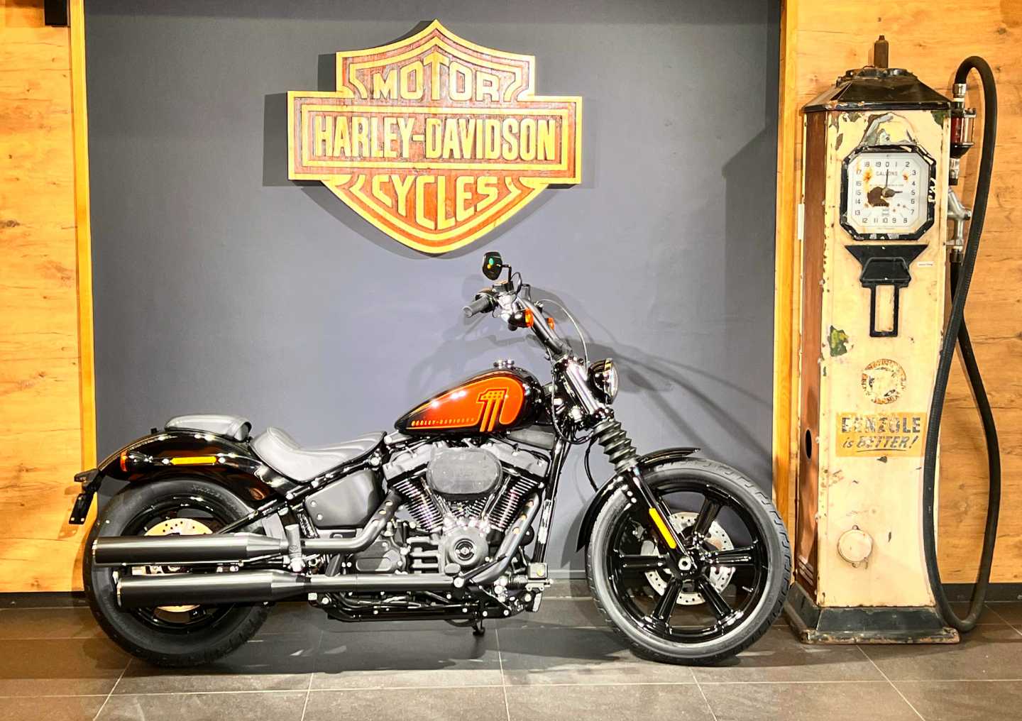 2025 HARLEY DAVIDSON Street Bob 114