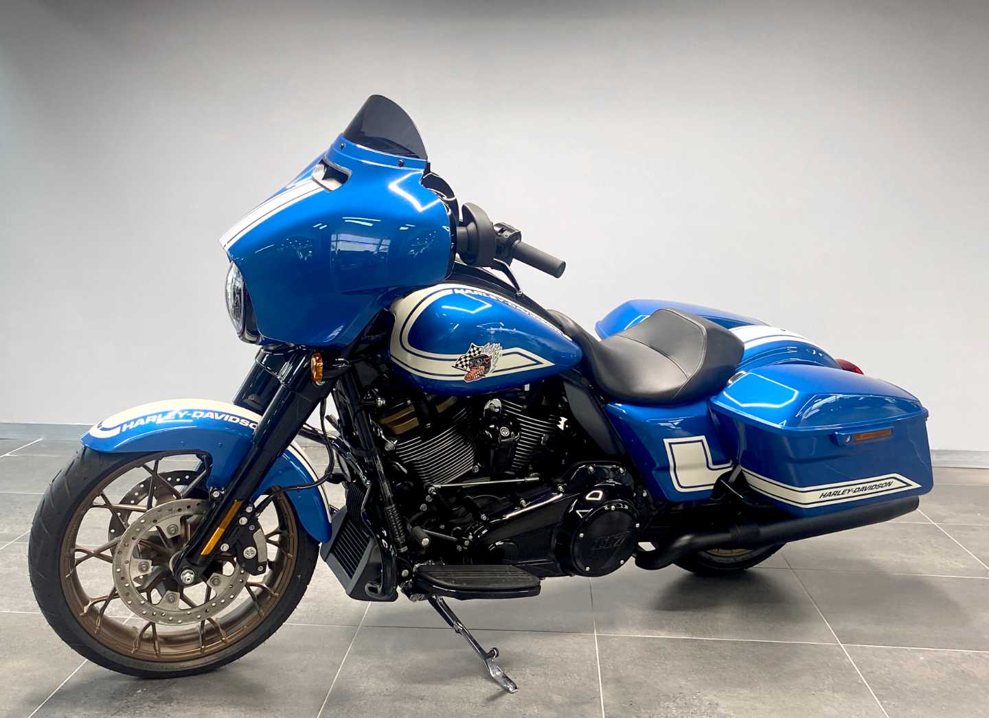 2025 HARLEY DAVIDSON Street Glide ST 117