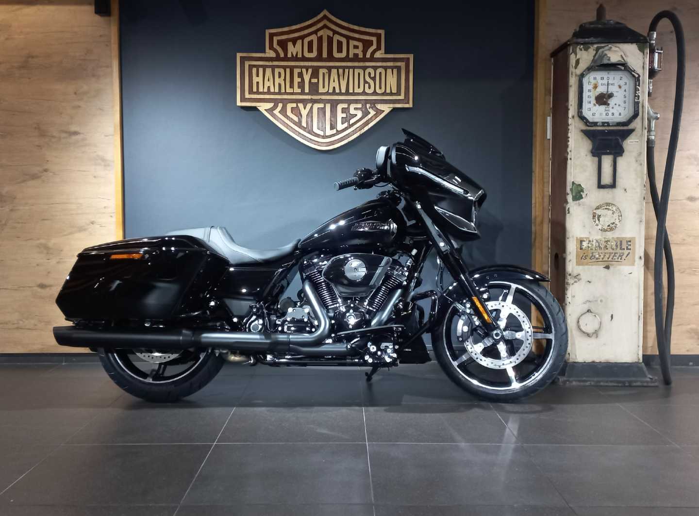 2025 HARLEY DAVIDSON Street Glide