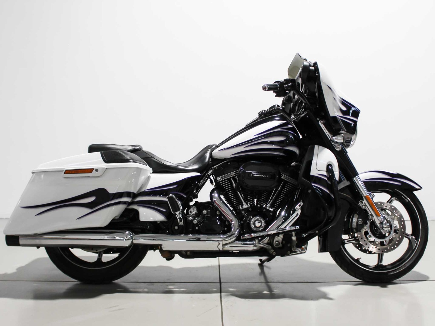 2016 HARLEY DAVIDSON CVO Street Glide